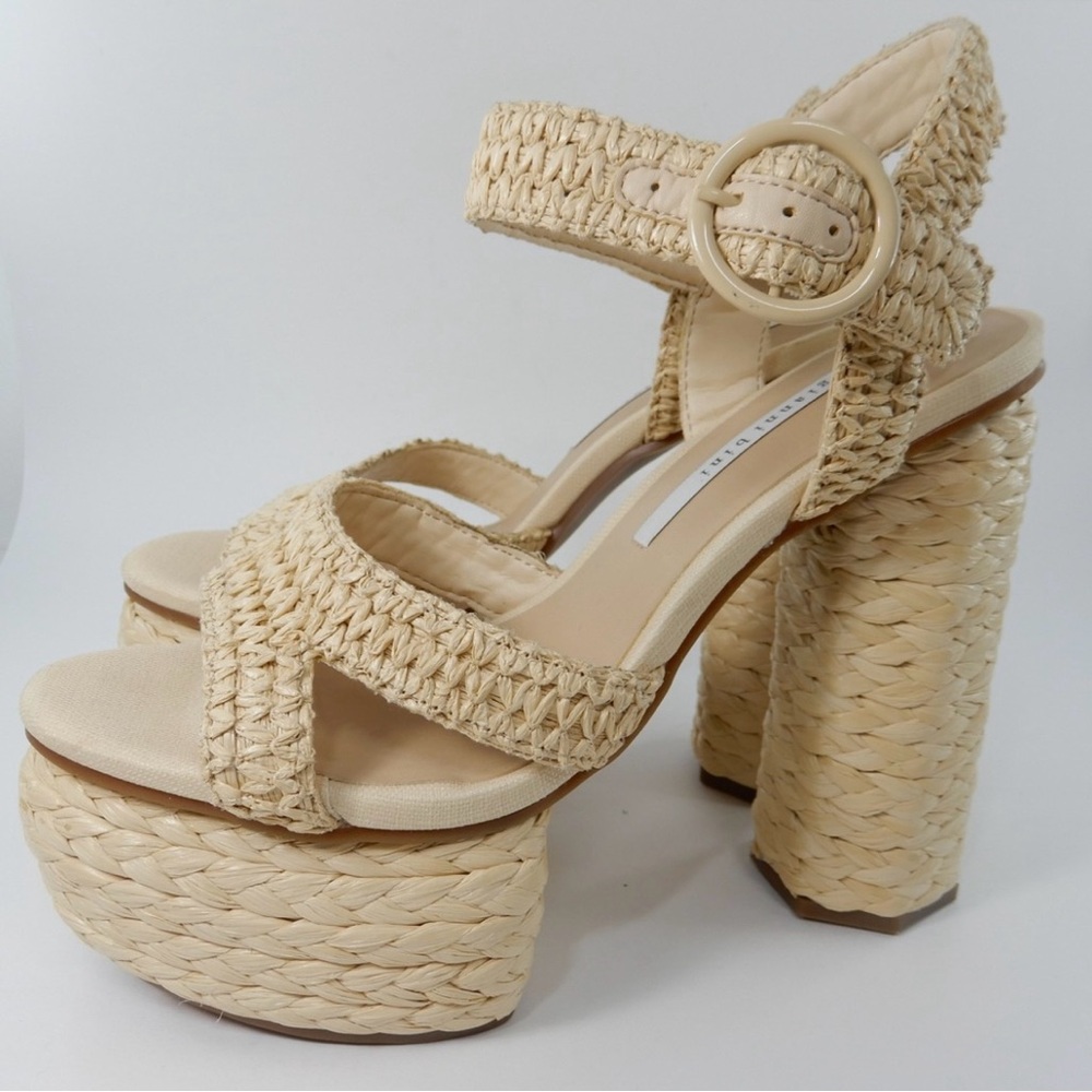 Women's Raffia Platform Sandal Heel Gianni Bini BRAND NEW Size 8.5 (Fits like 8)